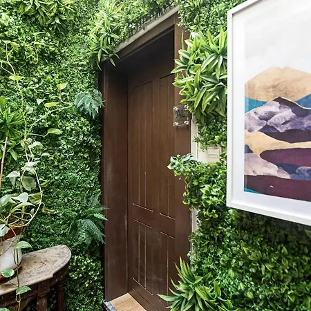 Brand New 4br W/ 200yrs Of History In By Lovelystay Apartment *