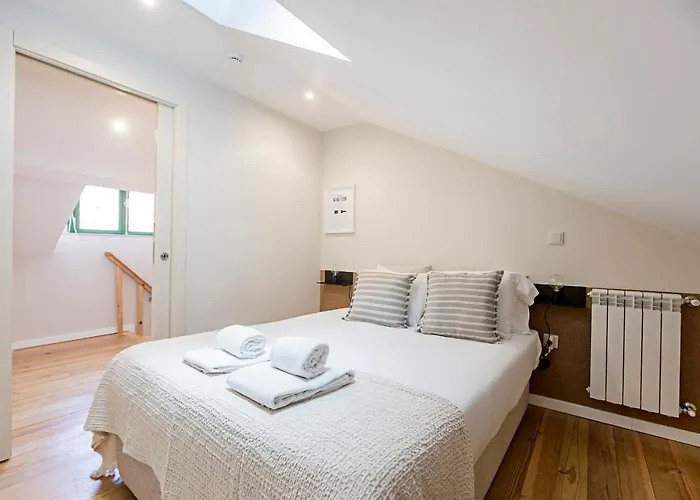 Brand New 4br W/ 200yrs Of History In By Lovelystay Apartment Porto