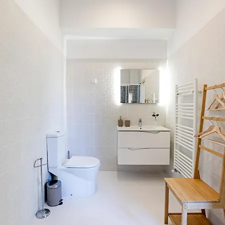 Brand New 4br W/ 200yrs Of History In By Lovelystay Porto