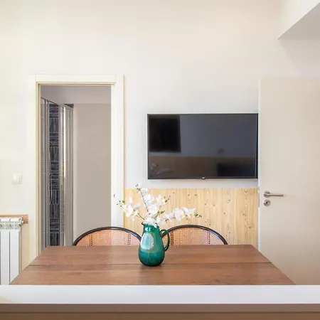 Brand New 4br W/ 200yrs Of History In By Lovelystay * Porto