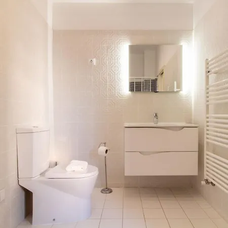 Apartment Brand New 4br W/ 200yrs Of History In By Lovelystay Porto