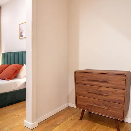 Brand New 4br W/ 200yrs Of History In By Lovelystay *