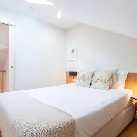 Brand New 4br W/ 200yrs Of History In By Lovelystay *