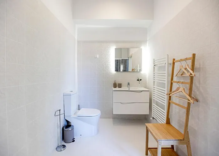 Brand New 4br W/ 200yrs Of History In By Lovelystay Porto