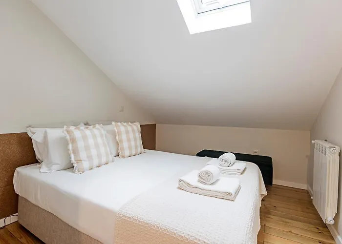 Brand New 4br W/ 200yrs Of History In By Lovelystay Apartmán