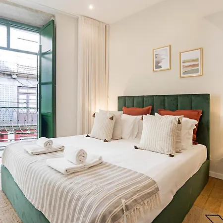 Διαμέρισμα Brand New 4br W/ 200yrs Of History In By Lovelystay *