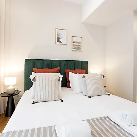 Διαμέρισμα Brand New 4br W/ 200yrs Of History In By Lovelystay *